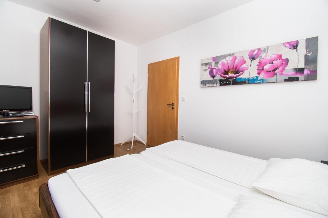 Apartments Kendes Vodice Exterior photo